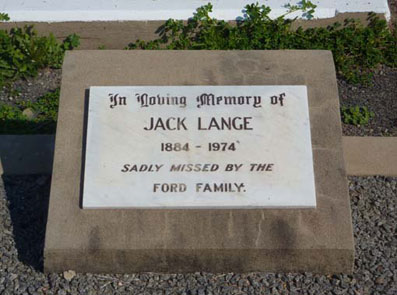 Image of John LANGE’s grave.
