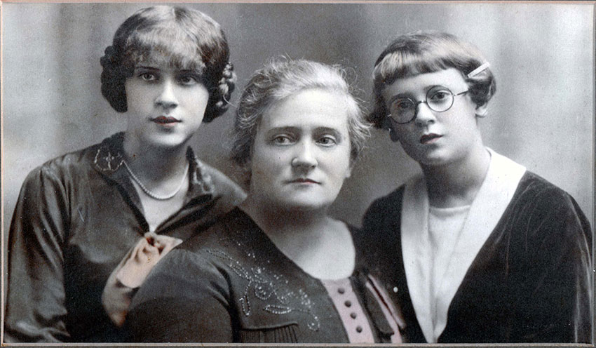 Image of Dorothy, Grandma and Marjorie.