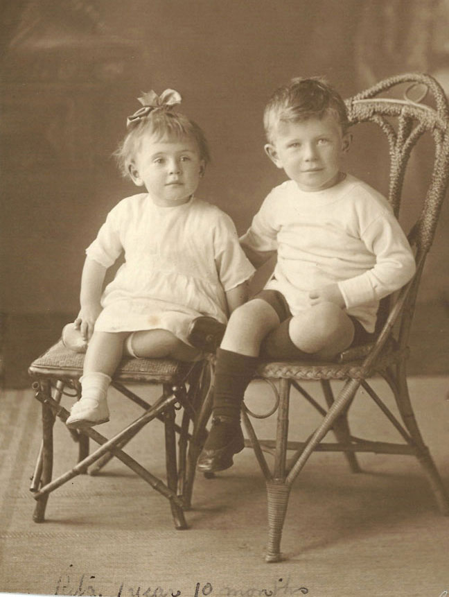 Image of Mildred’s children Rita and Gordon in 1925.