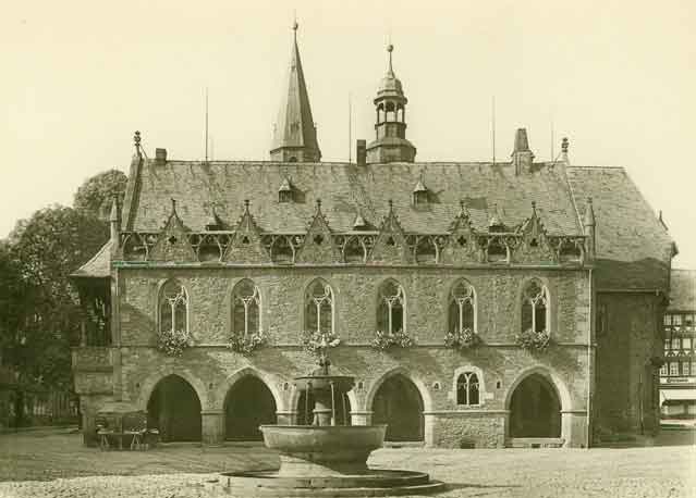 Old postcard of Goslar Council Chambers (Rathaus). Image of Goslar Council Chambers.