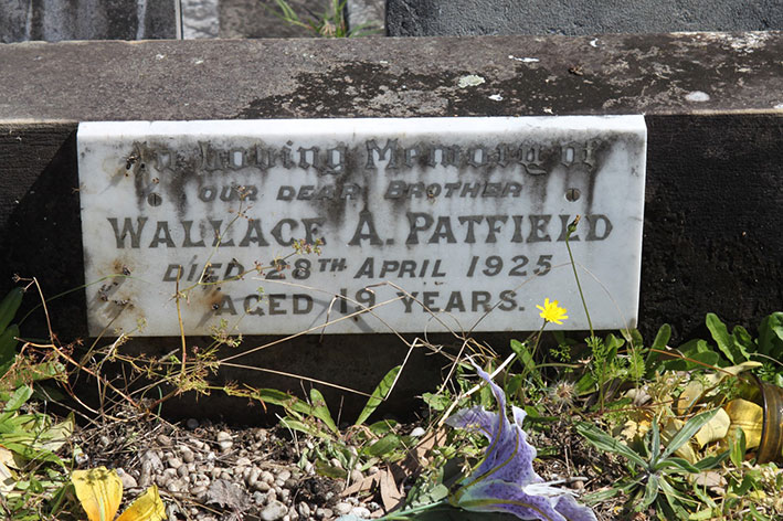 Image of Wallace PATFIELD’s headstone. Photo: Judy Soper.